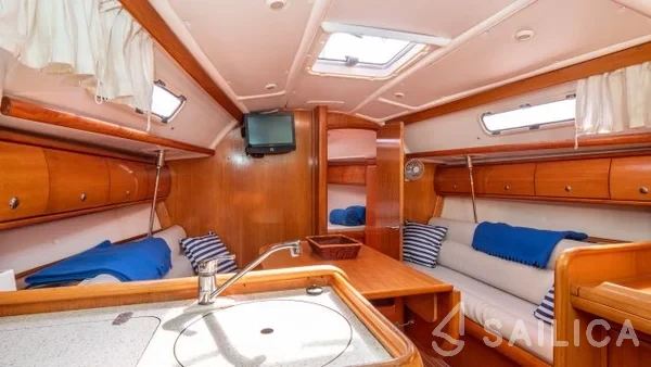Bavaria 32 Cruiser - Yacht Charter Sailica