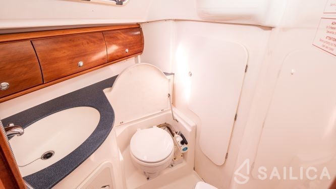 Bavaria 32 Cruiser - Yacht Charter Sailica