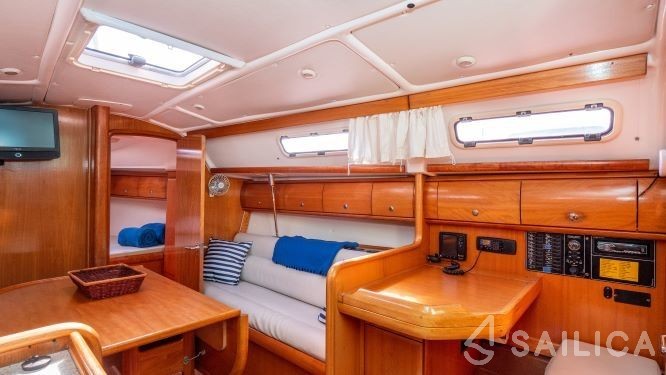 Bavaria 32 Cruiser - Yacht Charter Sailica
