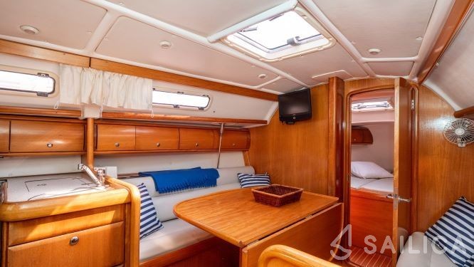 Bavaria 32 Cruiser - Yacht Charter Sailica