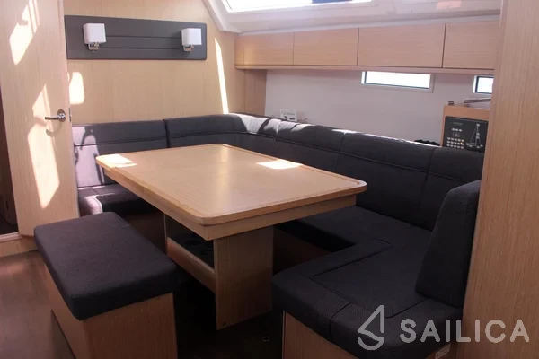 Bavaria 46 Cruiser - Yacht Charter Sailica