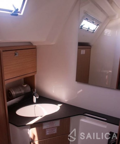Bavaria 46 Cruiser - Yacht Charter Sailica