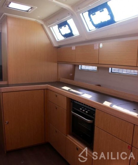 Bavaria 46 Cruiser - Yacht Charter Sailica