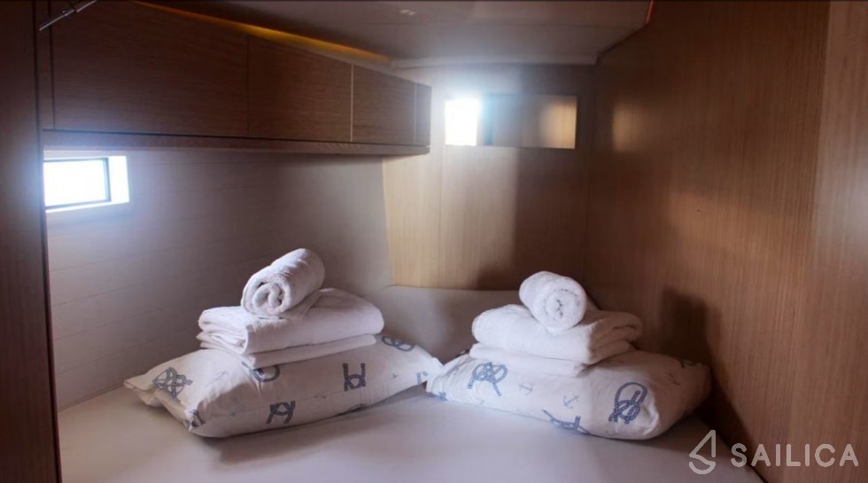 Bavaria 46 Cruiser - Yacht Charter Sailica