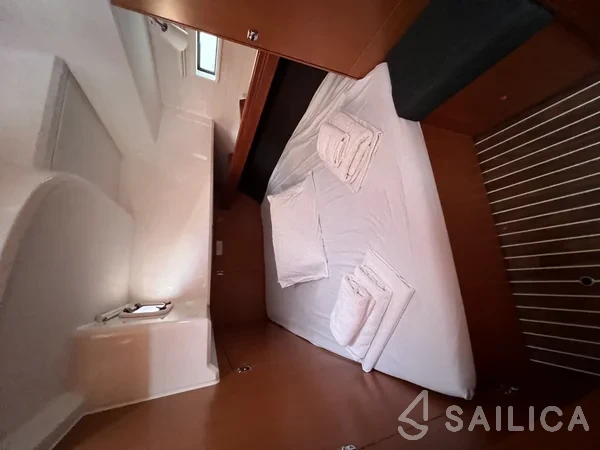 Bavaria 46 Cruiser - Yacht Charter Sailica