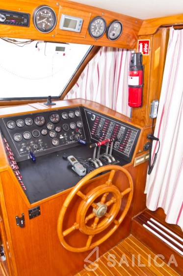 Staryacht 1670 - Yacht Charter Sailica