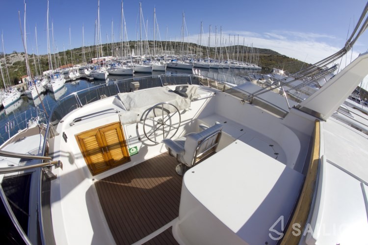 Staryacht 1670 - Yacht Charter Sailica