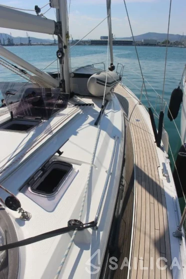 Bavaria 41 Cruiser - Yacht Charter Sailica