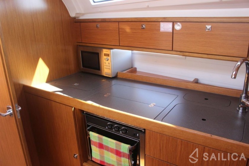 Bavaria 41 Cruiser - Yacht Charter Sailica