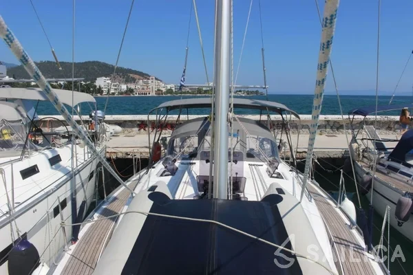 Bavaria 41 Cruiser - Yacht Charter Sailica