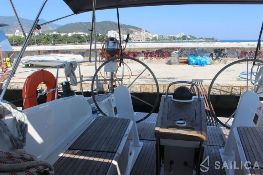 Bavaria 41 Cruiser - Yacht Charter Sailica