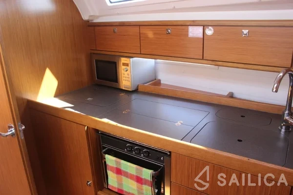 Bavaria 41 Cruiser - Yacht Charter Sailica
