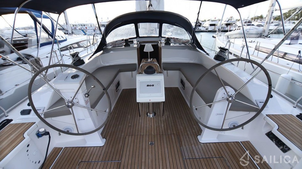 Bavaria 51 Cruiser - Yacht Charter Sailica