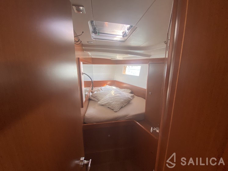 Oceanis 48 - Yacht Charter Sailica