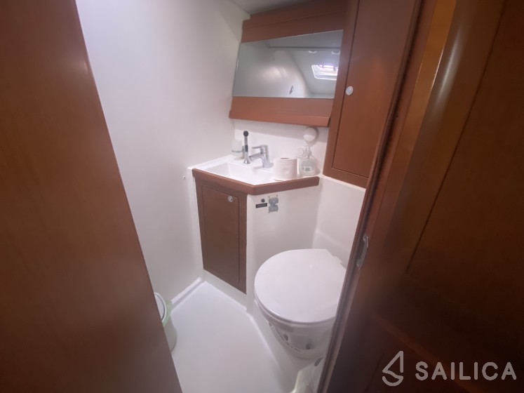 Oceanis 48 - Yacht Charter Sailica