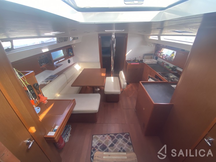 Oceanis 48 - Yacht Charter Sailica