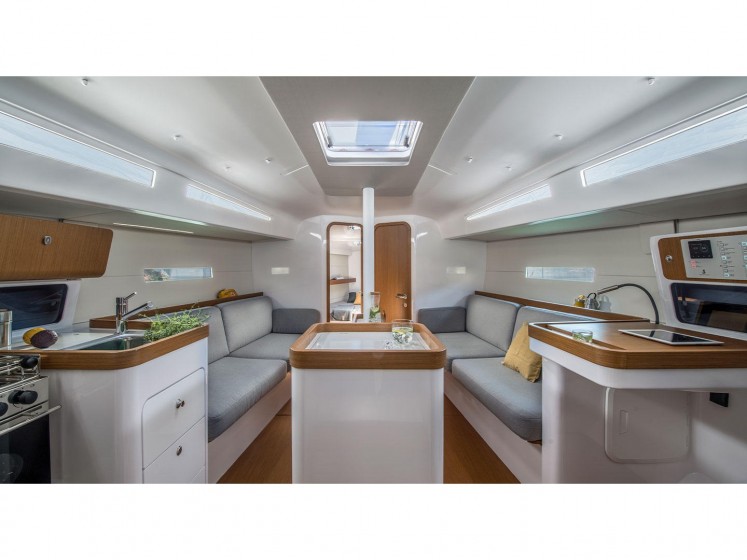 First 36 - Yacht Charter Sailica