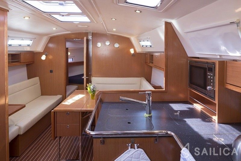 Bavaria 36 Cruiser - Yacht Charter Sailica