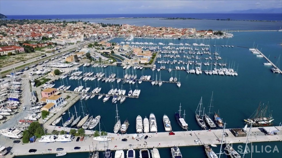 Bavaria 36 Cruiser - Yacht Charter Sailica