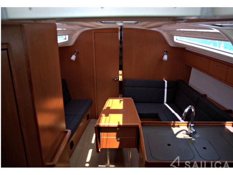Bavaria 37 - Yacht Charter Sailica