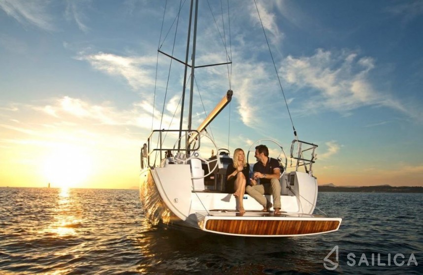 Bavaria 37 - Yacht Charter Sailica