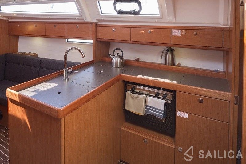 Bavaria 37 Cruiser - Yacht Charter Sailica