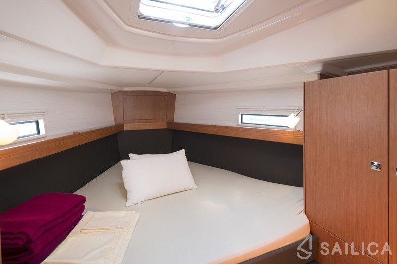 Bavaria 37 Cruiser - Yacht Charter Sailica