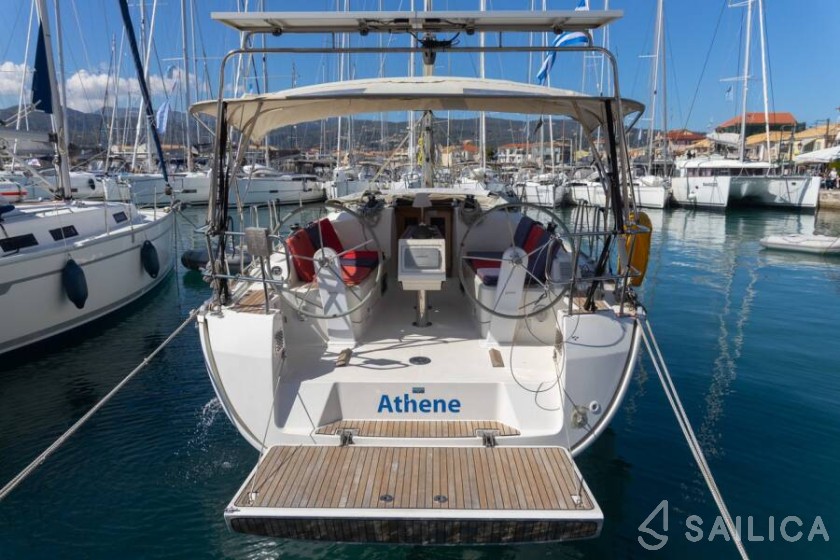 Bavaria 37 Cruiser - Yacht Charter Sailica