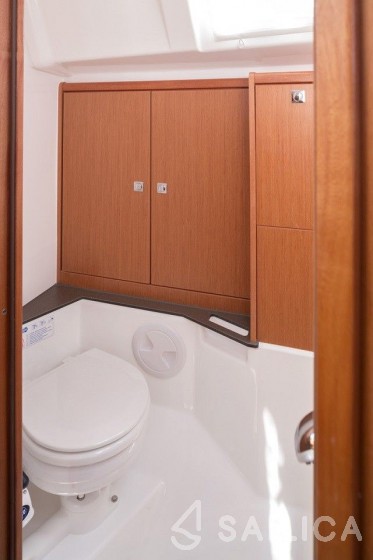 Bavaria 37 Cruiser - Yacht Charter Sailica