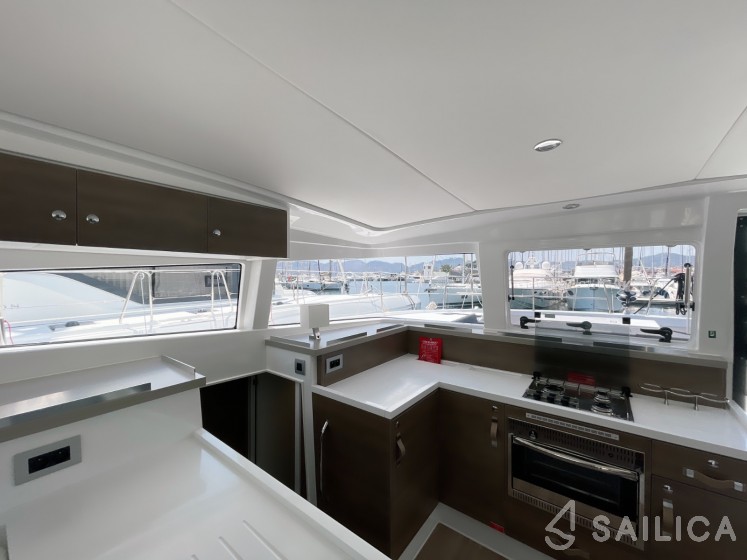 Bali 4.2 - Yacht Charter Sailica