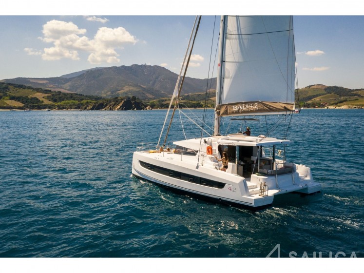 Bali 4.2 - Yacht Charter Sailica