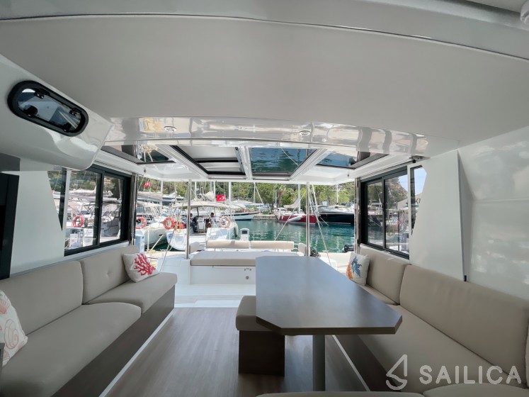 Bali 4.2 - Yacht Charter Sailica