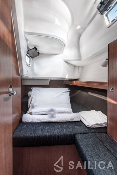 Bavaria 37 Cruiser - Yacht Charter Sailica