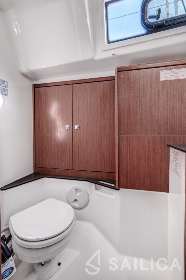 Bavaria 37 Cruiser - Yacht Charter Sailica