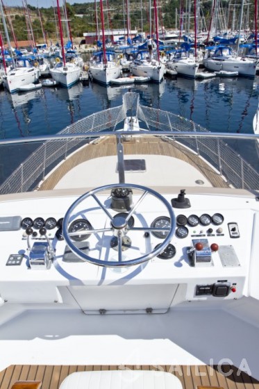 Staryacht 1940 - Yacht Charter Sailica