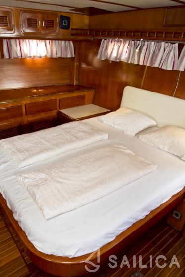 Staryacht 1940 - Yacht Charter Sailica
