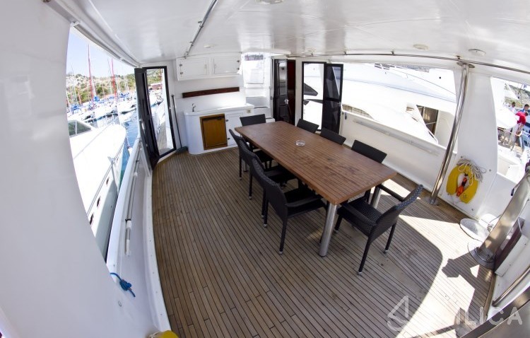Staryacht 1940 - Yacht Charter Sailica