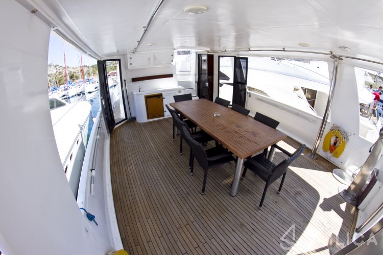 Staryacht 1940 - Yacht Charter Sailica