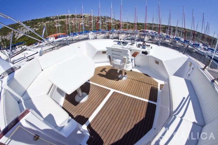 Staryacht 1940 - Yacht Charter Sailica