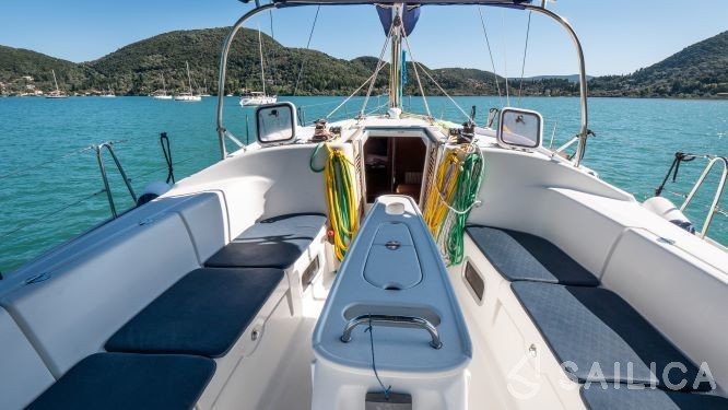 Oceanis 43 - Yacht Charter Sailica