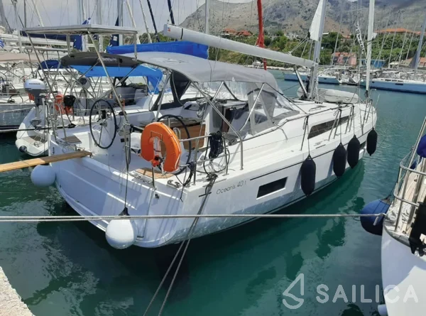 Oceanis 40.1 - Yacht Charter Sailica