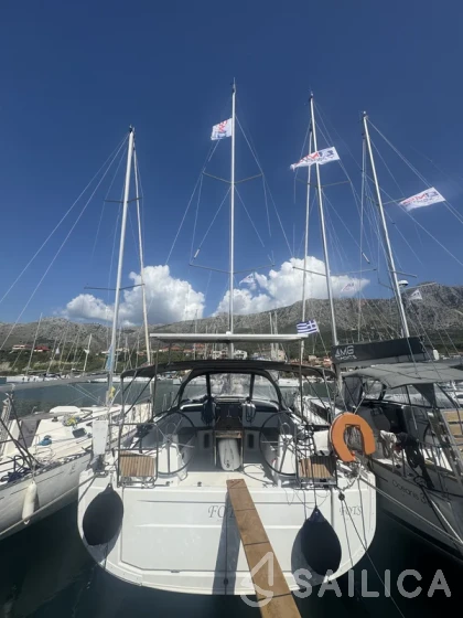 Oceanis 40.1 - Yacht Charter Sailica