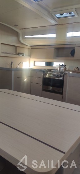 Oceanis 40.1 - Yacht Charter Sailica
