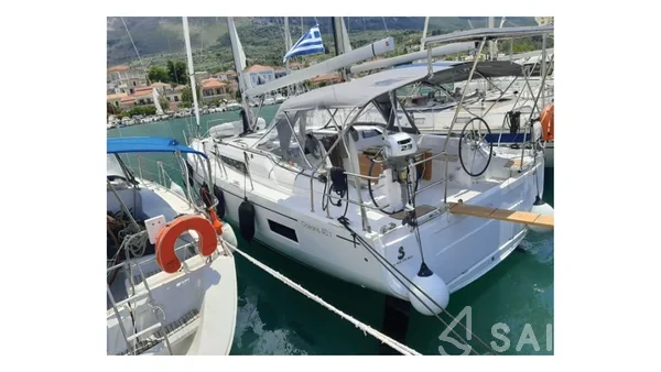 Oceanis 40.1 - Yacht Charter Sailica