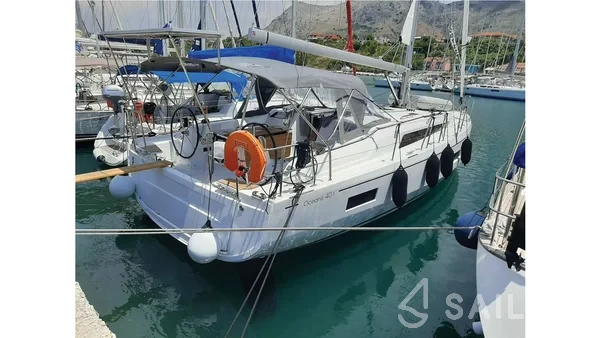 Oceanis 40.1 - Yacht Charter Sailica