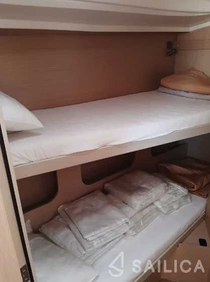 Oceanis 40.1 - Yacht Charter Sailica