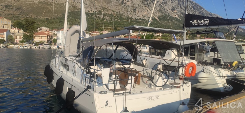 Oceanis 40.1 - Yacht Charter Sailica