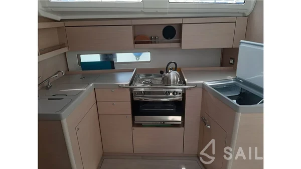 Oceanis 40.1 - Yacht Charter Sailica
