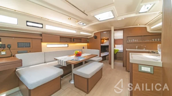 Oceanis 40.1 - Yacht Charter Sailica