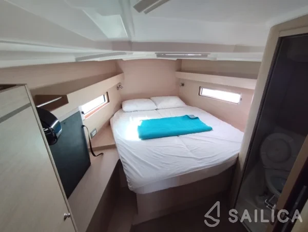 Oceanis 40.1 - Yacht Charter Sailica